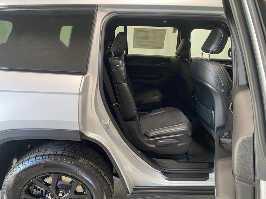 new 2025 Jeep Grand Cherokee L car, priced at $45,439