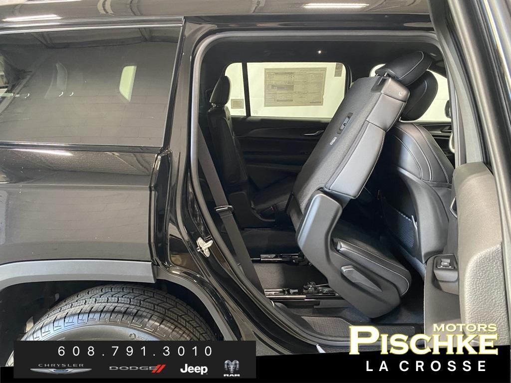 new 2025 Jeep Grand Cherokee L car