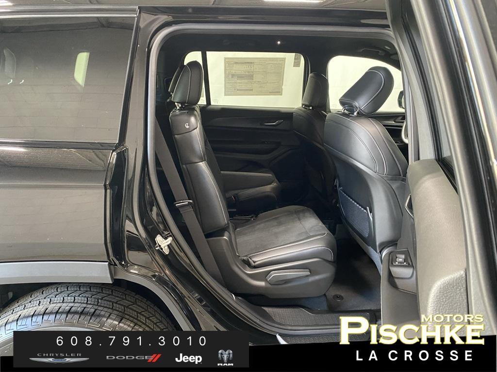 new 2025 Jeep Grand Cherokee L car