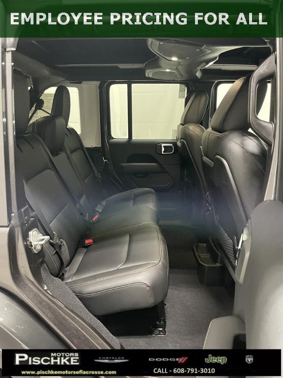 new 2025 Jeep Wrangler car