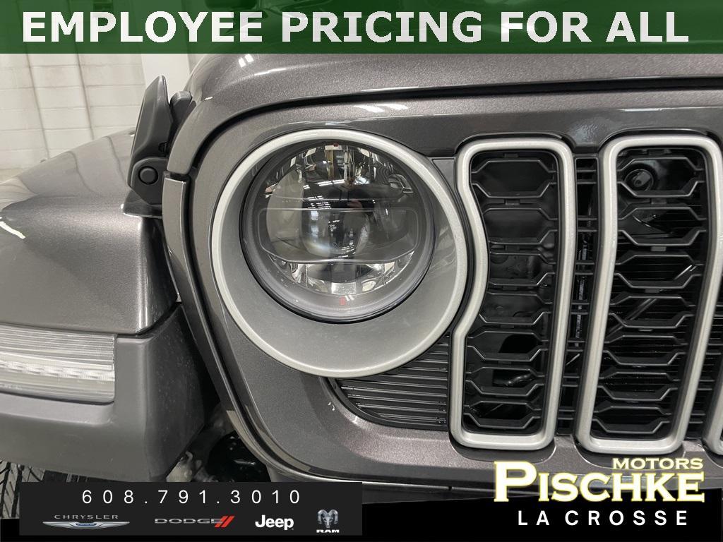 new 2025 Jeep Wrangler car