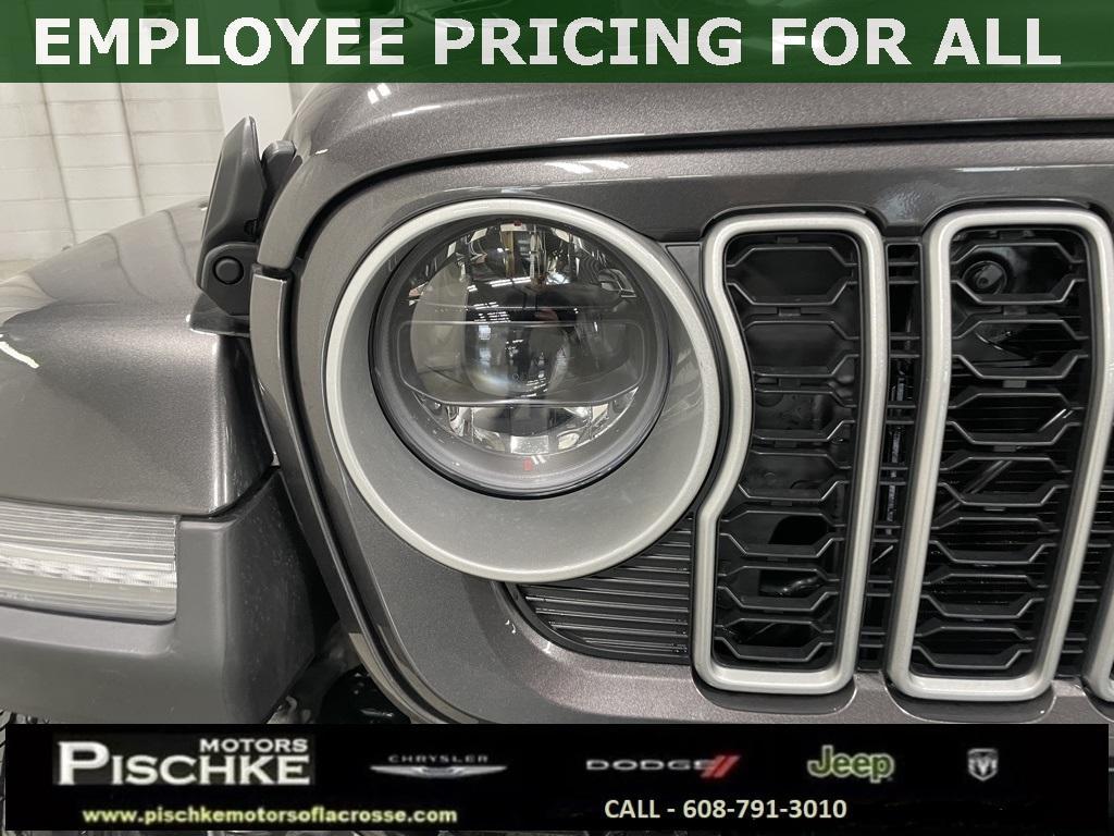 new 2025 Jeep Wrangler car