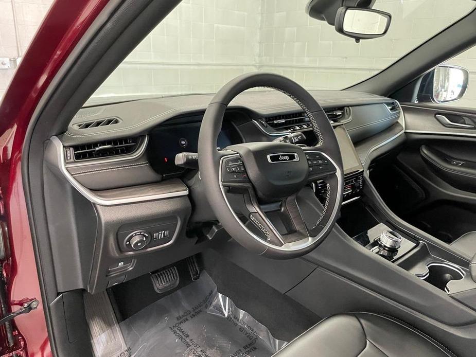 new 2024 Jeep Grand Cherokee car, priced at $45,481