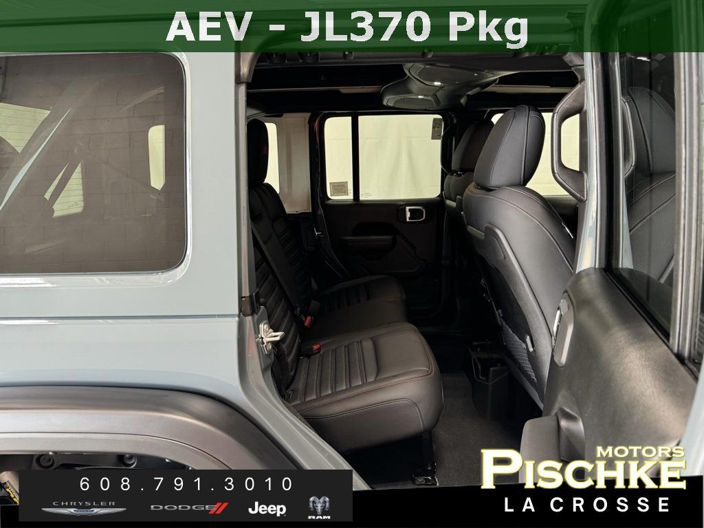 new 2024 Jeep Wrangler car