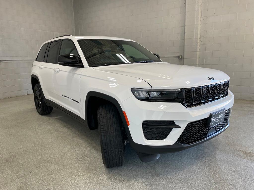 new 2025 Jeep Grand Cherokee car, priced at $43,493