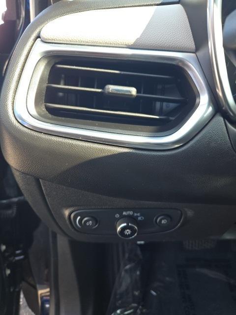 used 2020 Chevrolet Equinox car, priced at $18,900