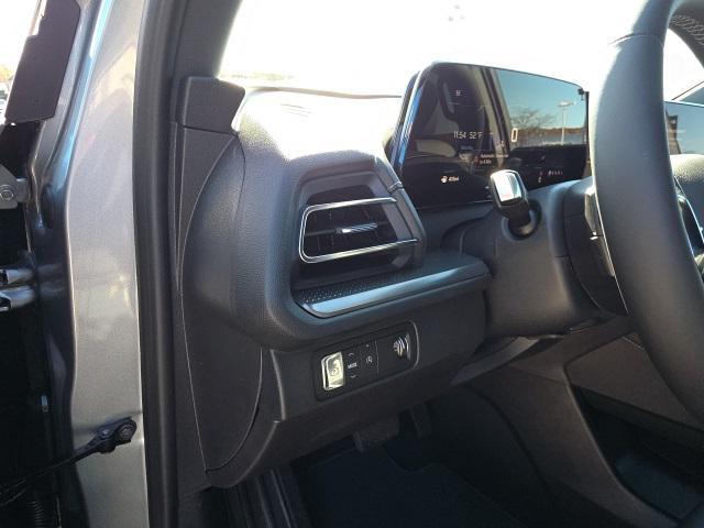 new 2026 Chevrolet Traverse car, priced at $45,215