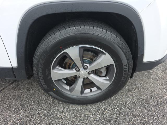 used 2019 Jeep Cherokee car, priced at $17,750