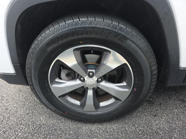 used 2019 Jeep Cherokee car, priced at $17,750