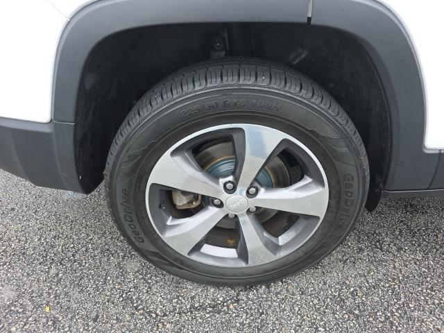 used 2019 Jeep Cherokee car, priced at $17,750