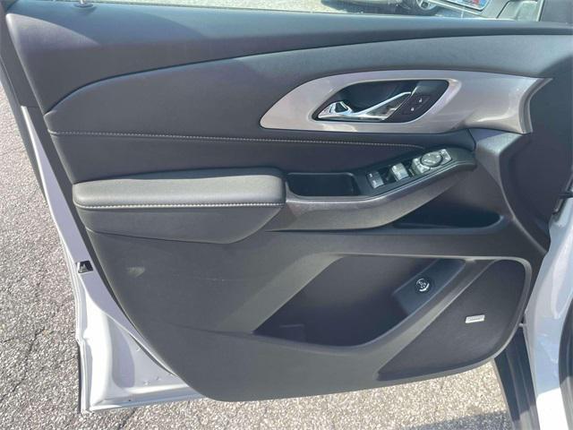 used 2023 Chevrolet Traverse car, priced at $33,500