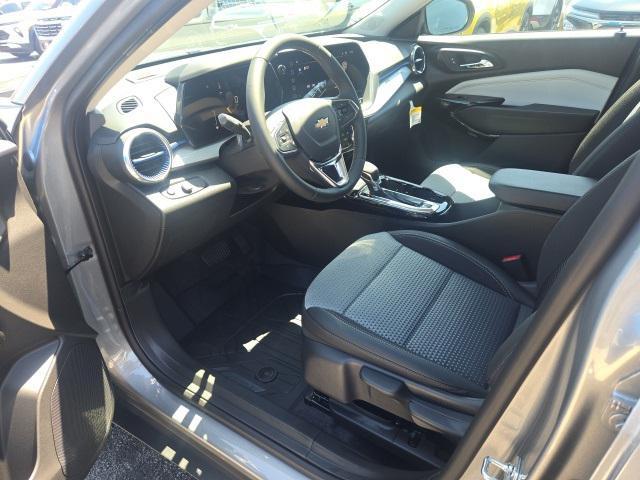 new 2025 Chevrolet Trax car, priced at $26,025