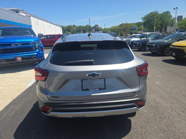 new 2025 Chevrolet Trax car, priced at $26,025