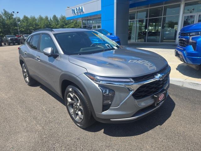 new 2025 Chevrolet Trax car, priced at $26,025