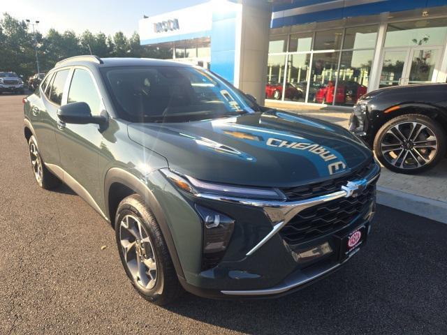 new 2025 Chevrolet Trax car, priced at $26,025