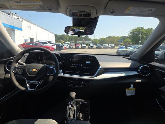new 2025 Chevrolet Trax car, priced at $26,025
