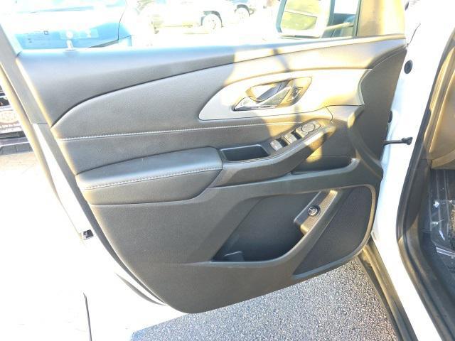 used 2023 Chevrolet Traverse car, priced at $32,000