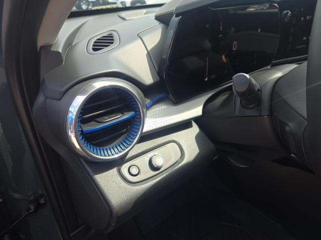 new 2025 Chevrolet Trax car, priced at $26,025