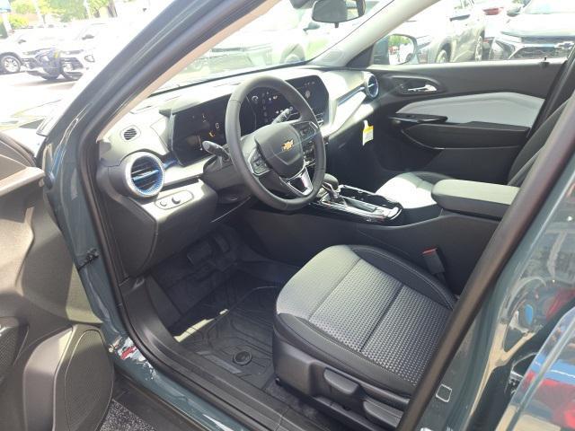 new 2025 Chevrolet Trax car, priced at $26,025
