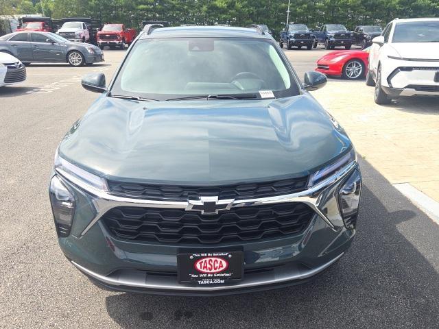 new 2025 Chevrolet Trax car, priced at $26,025