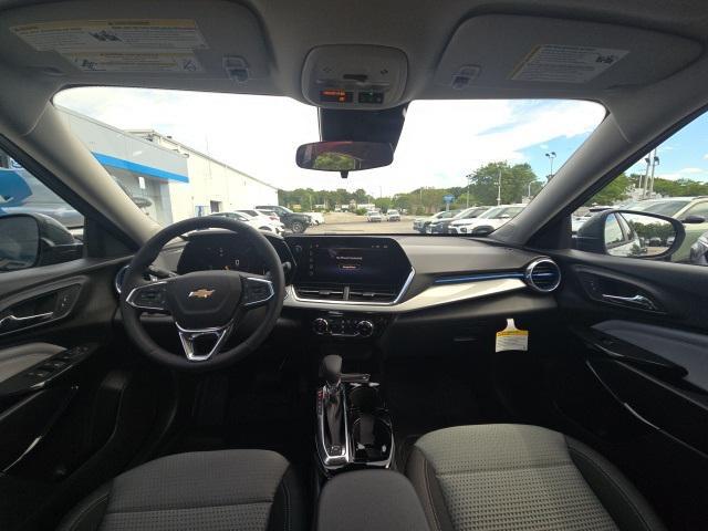 new 2025 Chevrolet Trax car, priced at $26,025