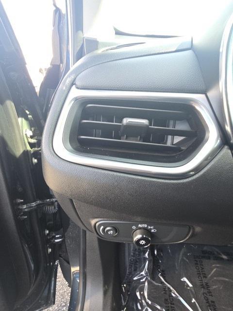 used 2023 Chevrolet Equinox car, priced at $25,950