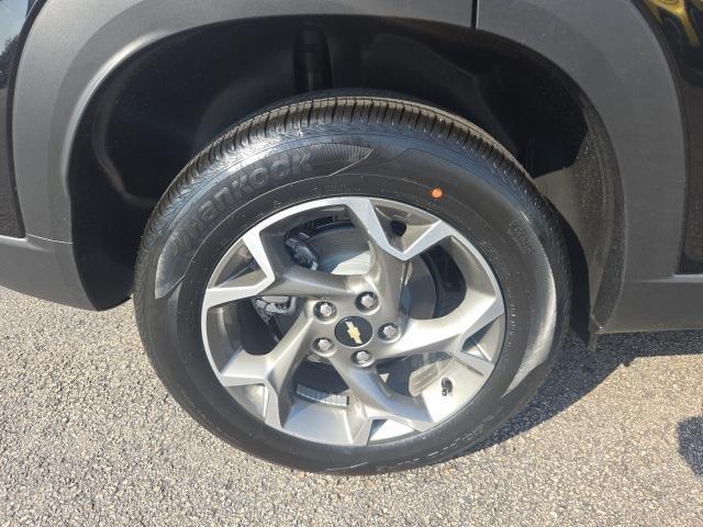 new 2025 Chevrolet Trax car, priced at $26,025