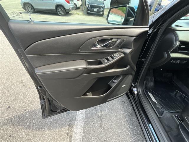 used 2023 Chevrolet Traverse car, priced at $37,741