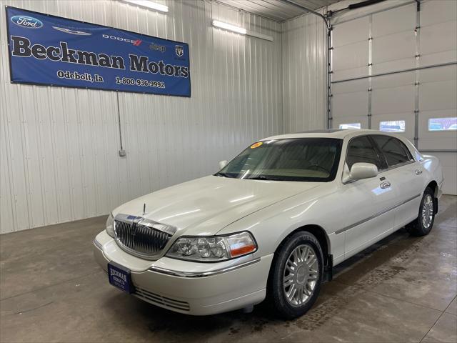 used 2006 Lincoln Town Car car, priced at $7,900