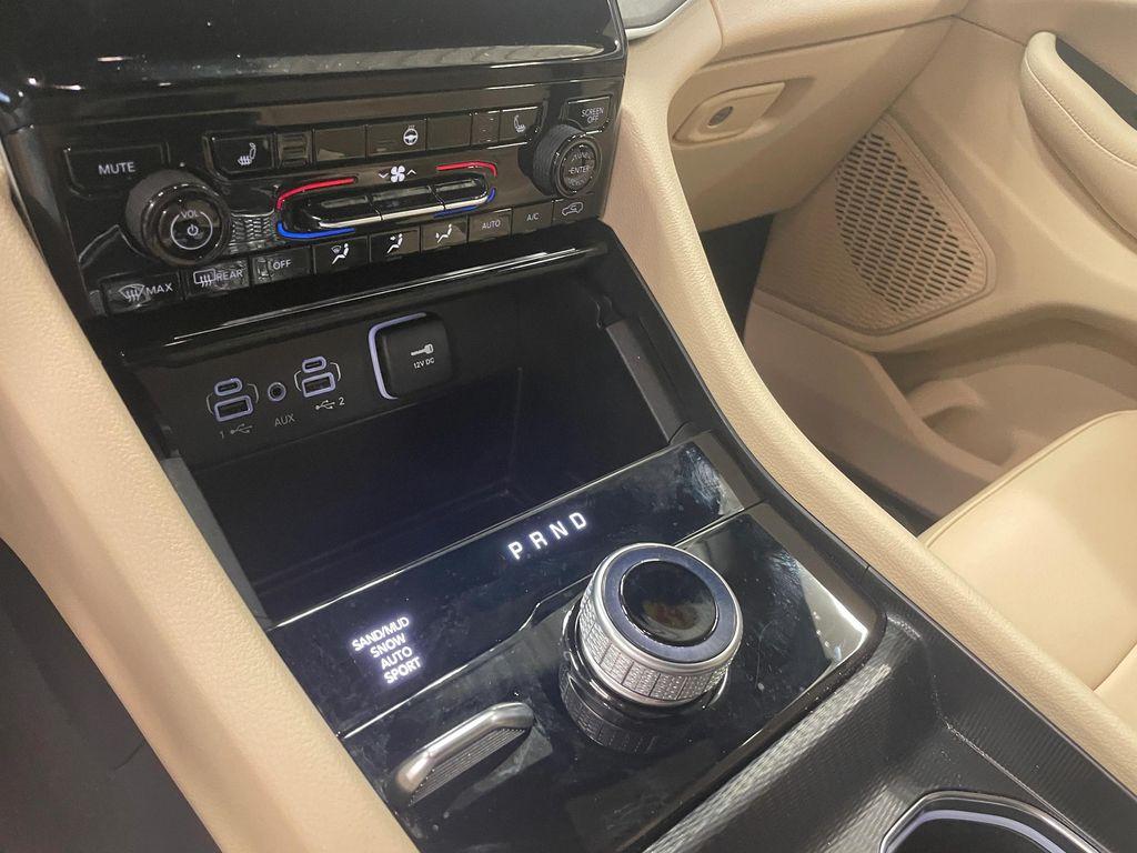 used 2024 Jeep Grand Cherokee car, priced at $40,900