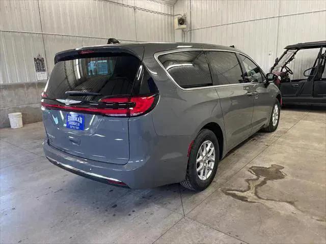 new 2025 Chrysler Pacifica car, priced at $42,920