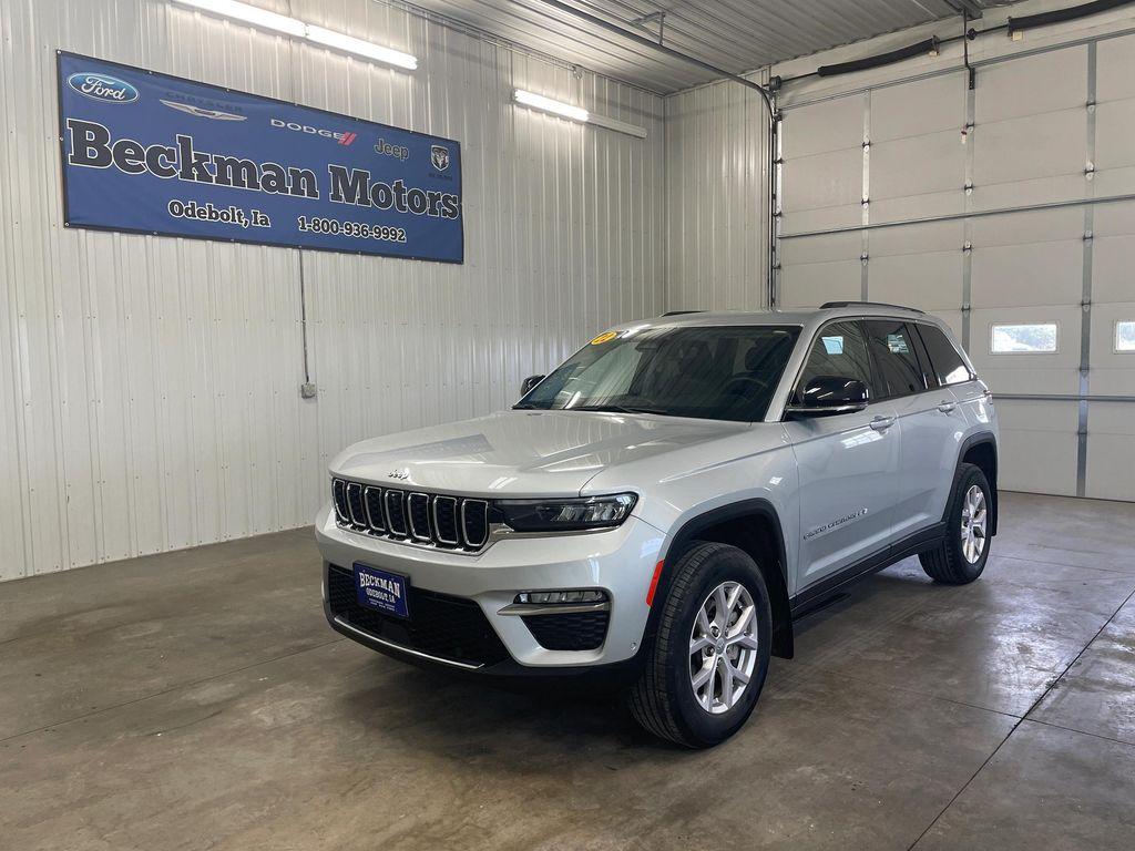 used 2022 Jeep Grand Cherokee car, priced at $27,900