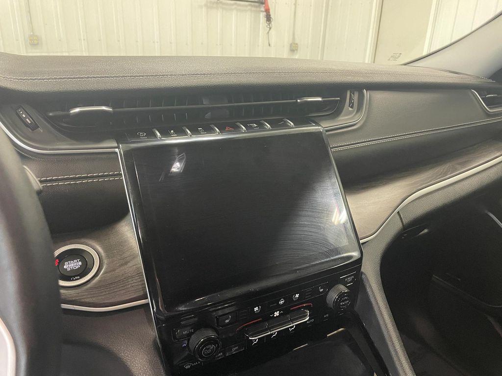 used 2022 Jeep Grand Cherokee car, priced at $27,900