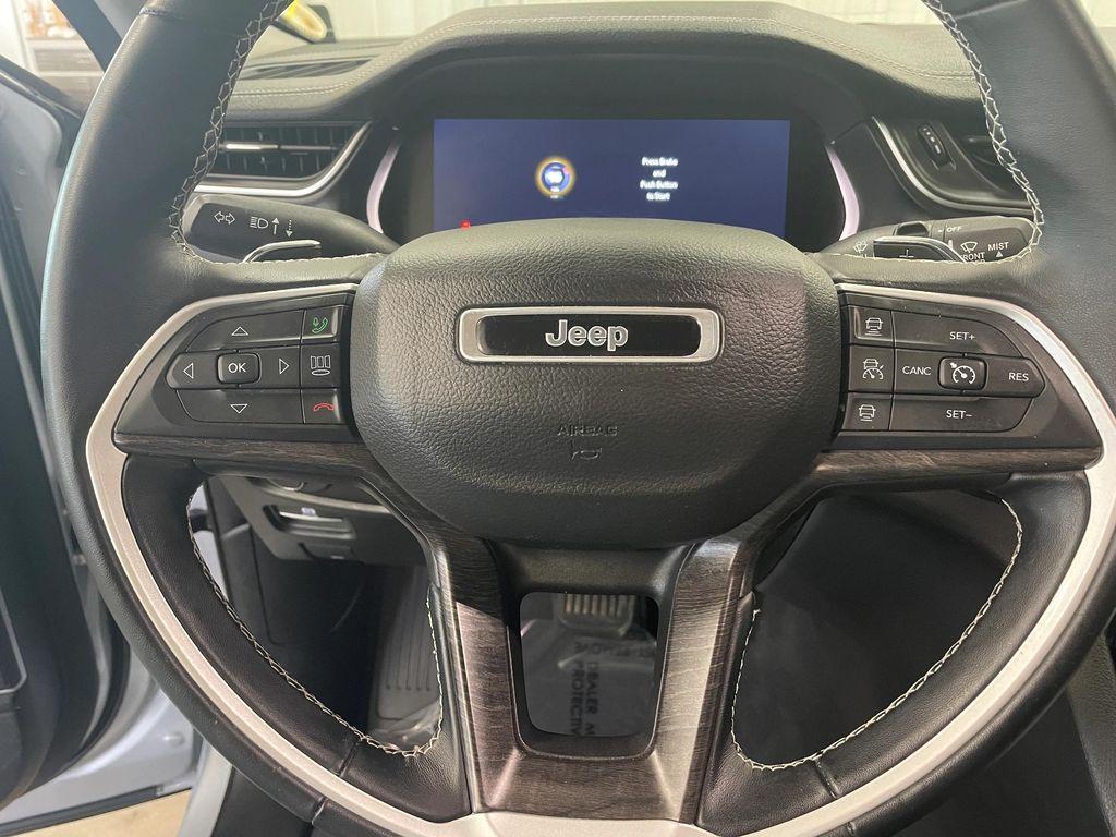 used 2022 Jeep Grand Cherokee car, priced at $27,900