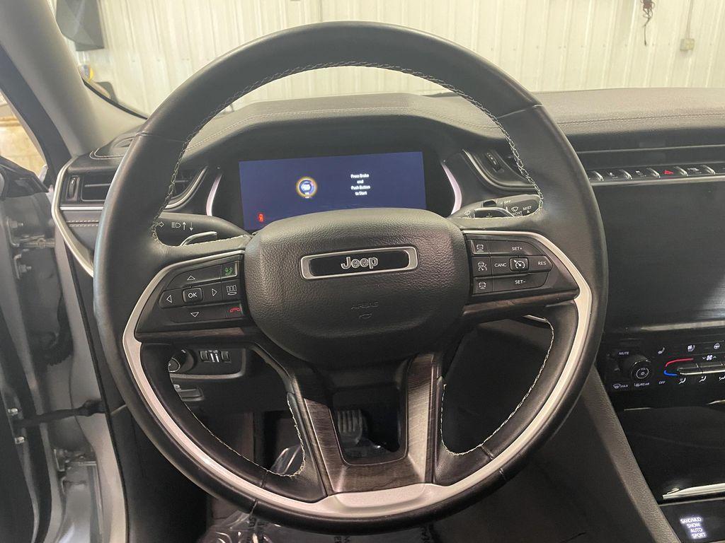 used 2022 Jeep Grand Cherokee car, priced at $27,900