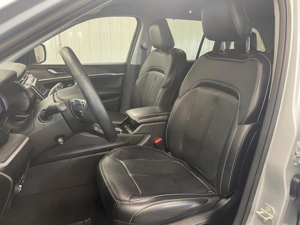 used 2022 Jeep Grand Cherokee car, priced at $27,900