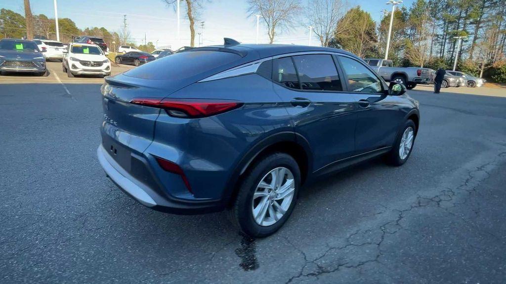new 2025 Buick Envista car, priced at $26,325