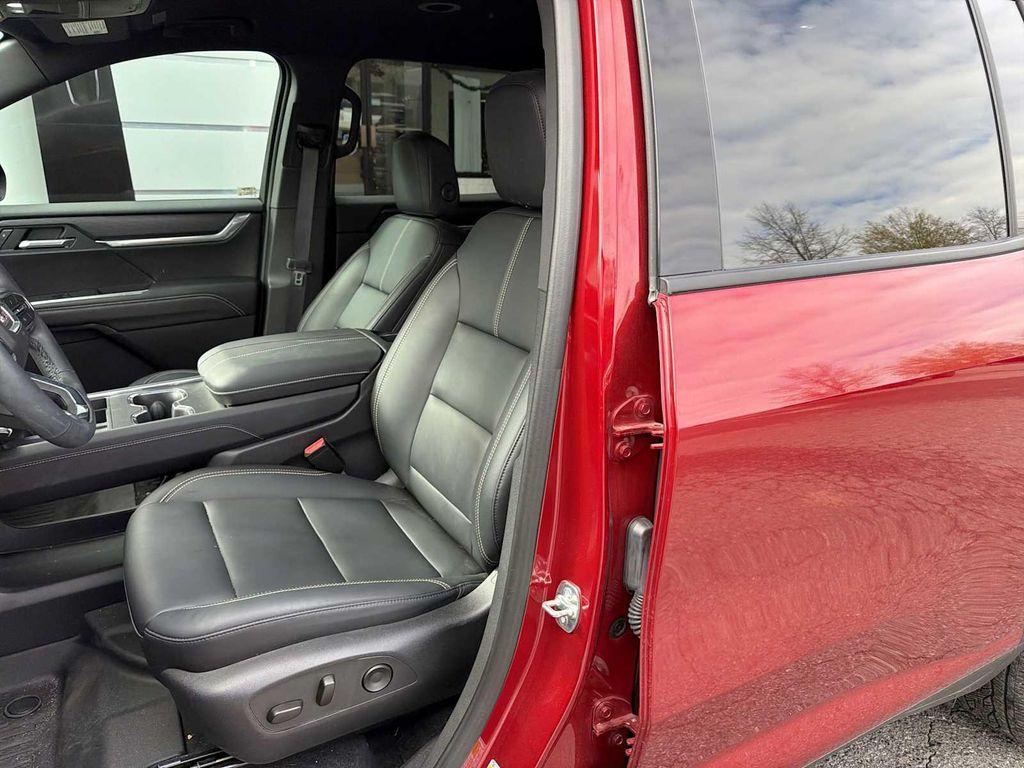 used 2025 GMC Acadia car, priced at $37,823