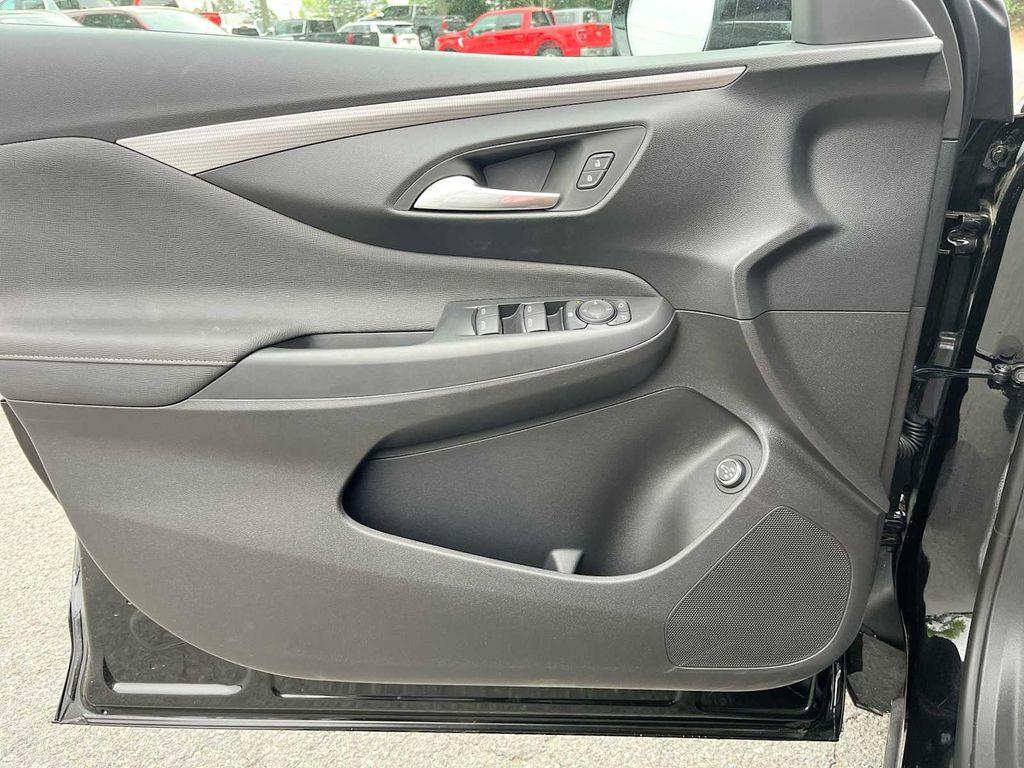 new 2025 Buick Envista car, priced at $31,525