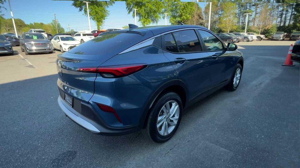 new 2025 Buick Envista car, priced at $27,220
