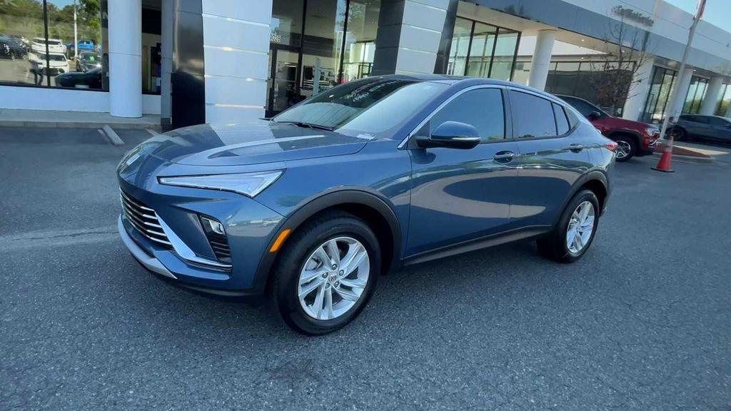 new 2025 Buick Envista car, priced at $27,220