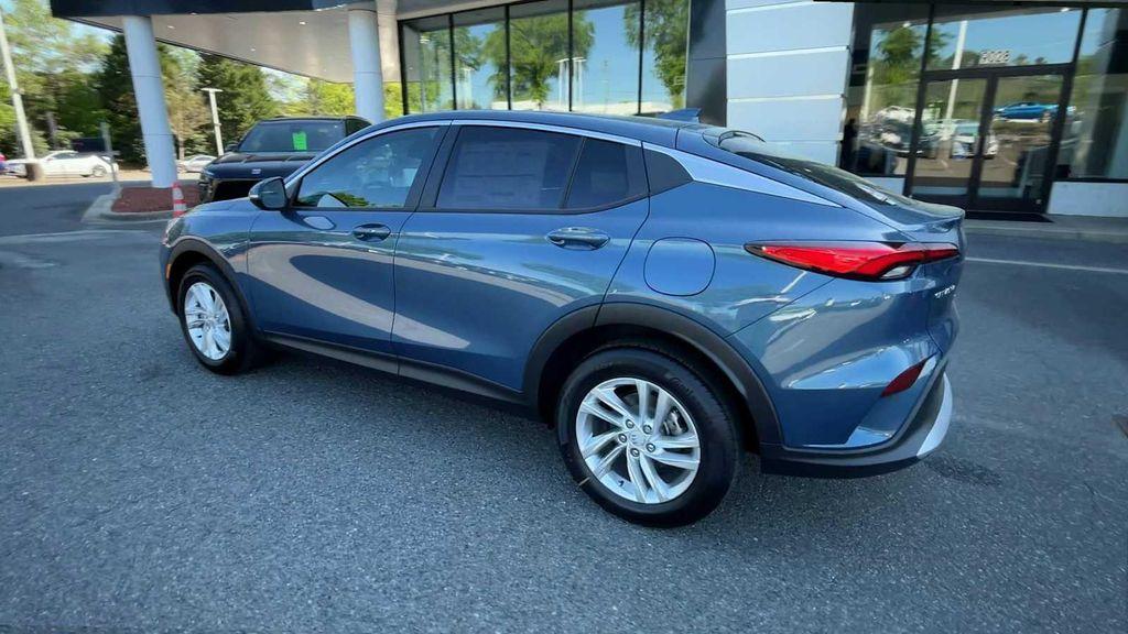 new 2025 Buick Envista car, priced at $27,220