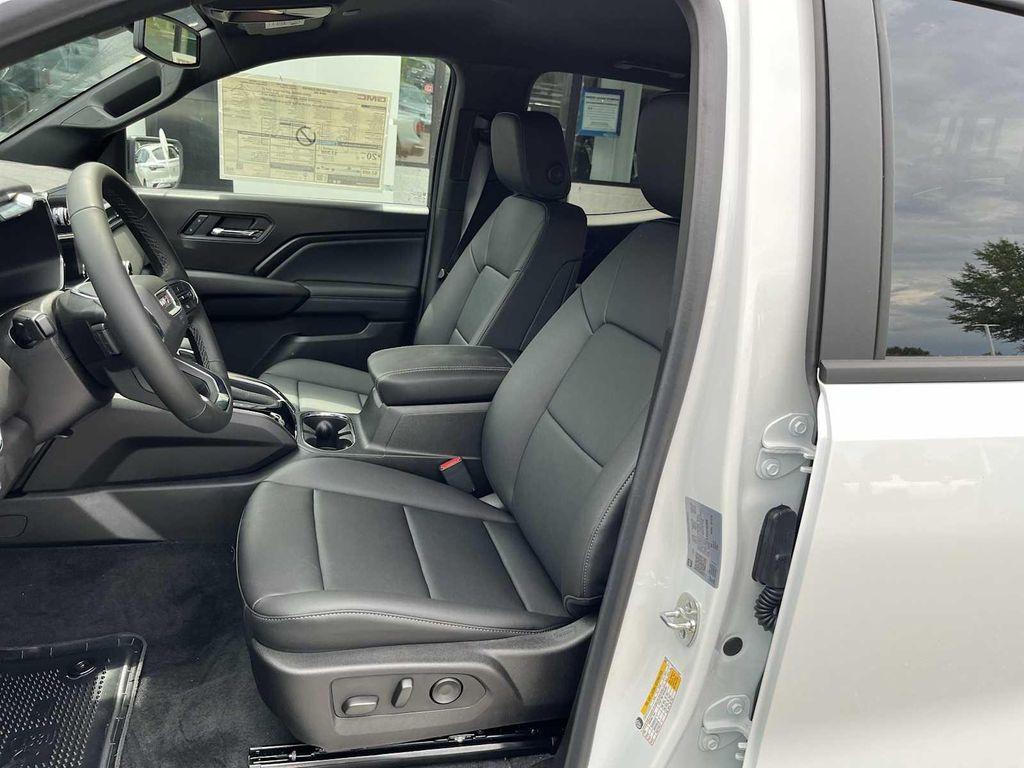 new 2025 GMC Canyon car, priced at $43,965