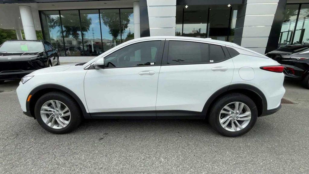new 2025 Buick Envista car, priced at $26,725