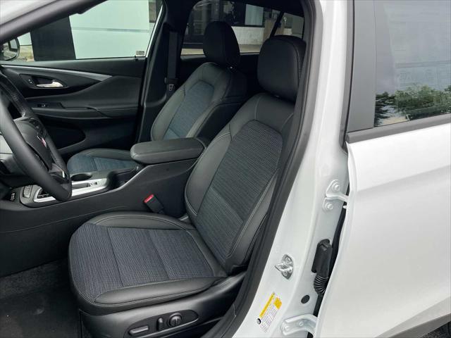 new 2025 Buick Envista car, priced at $26,725