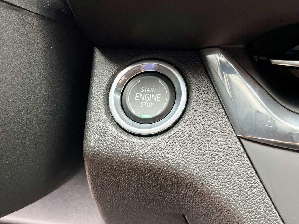 new 2025 Buick Envista car, priced at $26,725