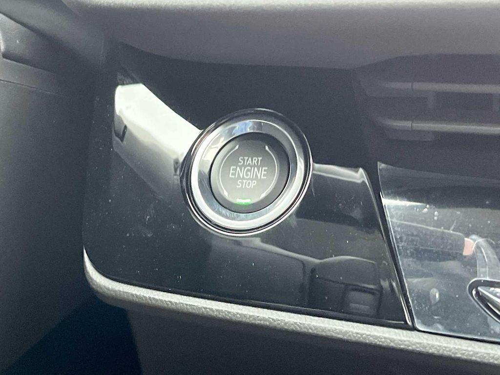 new 2025 Buick Envision car, priced at $43,735