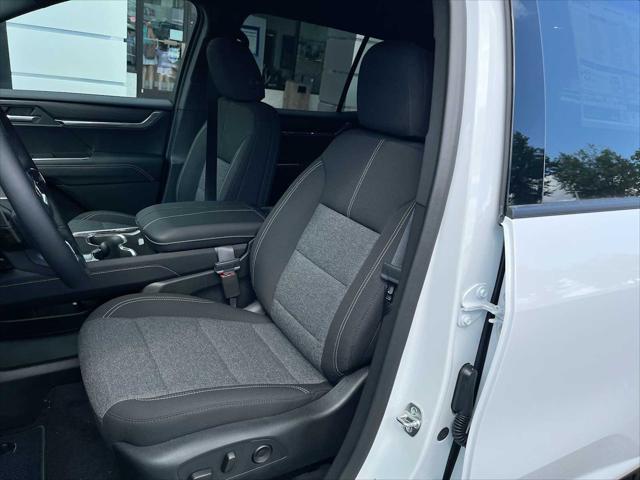 new 2025 GMC Acadia car, priced at $44,834