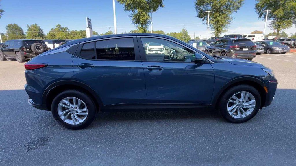 new 2025 Buick Envista car, priced at $25,690