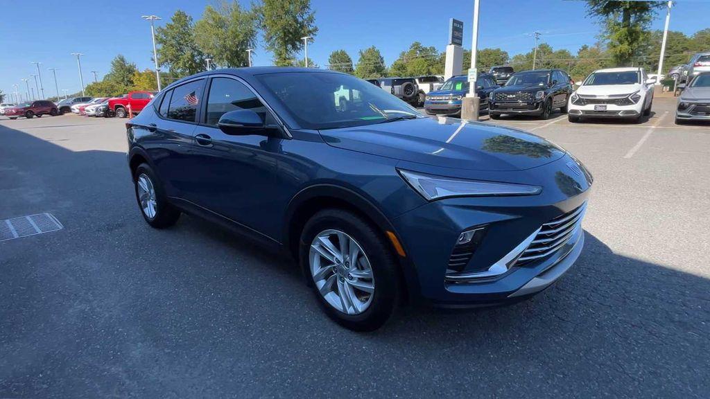 new 2025 Buick Envista car, priced at $25,690